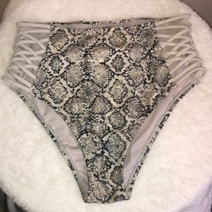 Bebe High Wasted Swimsuit Bottoms🐍